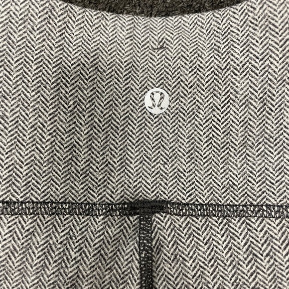🐼Women Lululemon Athletica Gray and Black Leggings, size 4 - Picture 6 of 12